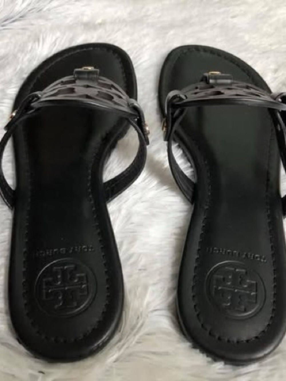 Tory Burch Black Cutout Logo Thong Sandals - Picture 2 of 6